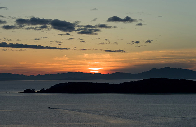 獅子島に沈む太陽